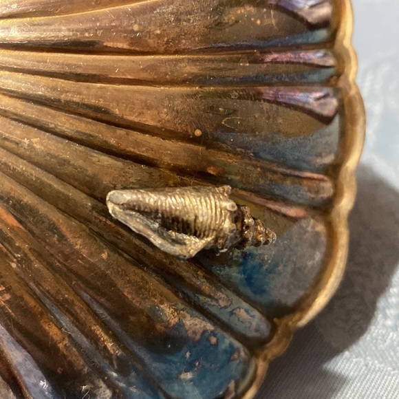 3 Compartment Shell Condiment Dish - Picture 6 of 13